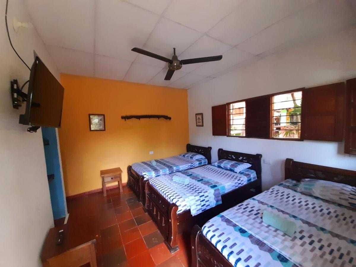 Hostal La Casa De Felipe Ostello Taganga Esterno foto